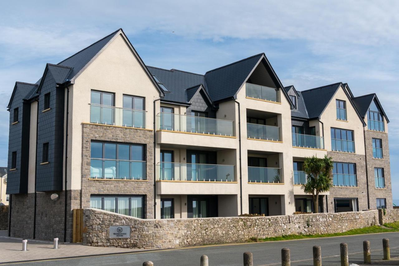 Apartment 3 Waterstone House - Sea Front Apartment, Hot Tub Tenby Exterior photo