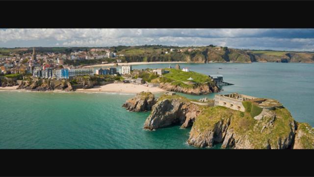 Apartment 3 Waterstone House - Sea Front Apartment, Hot Tub Tenby Exterior photo