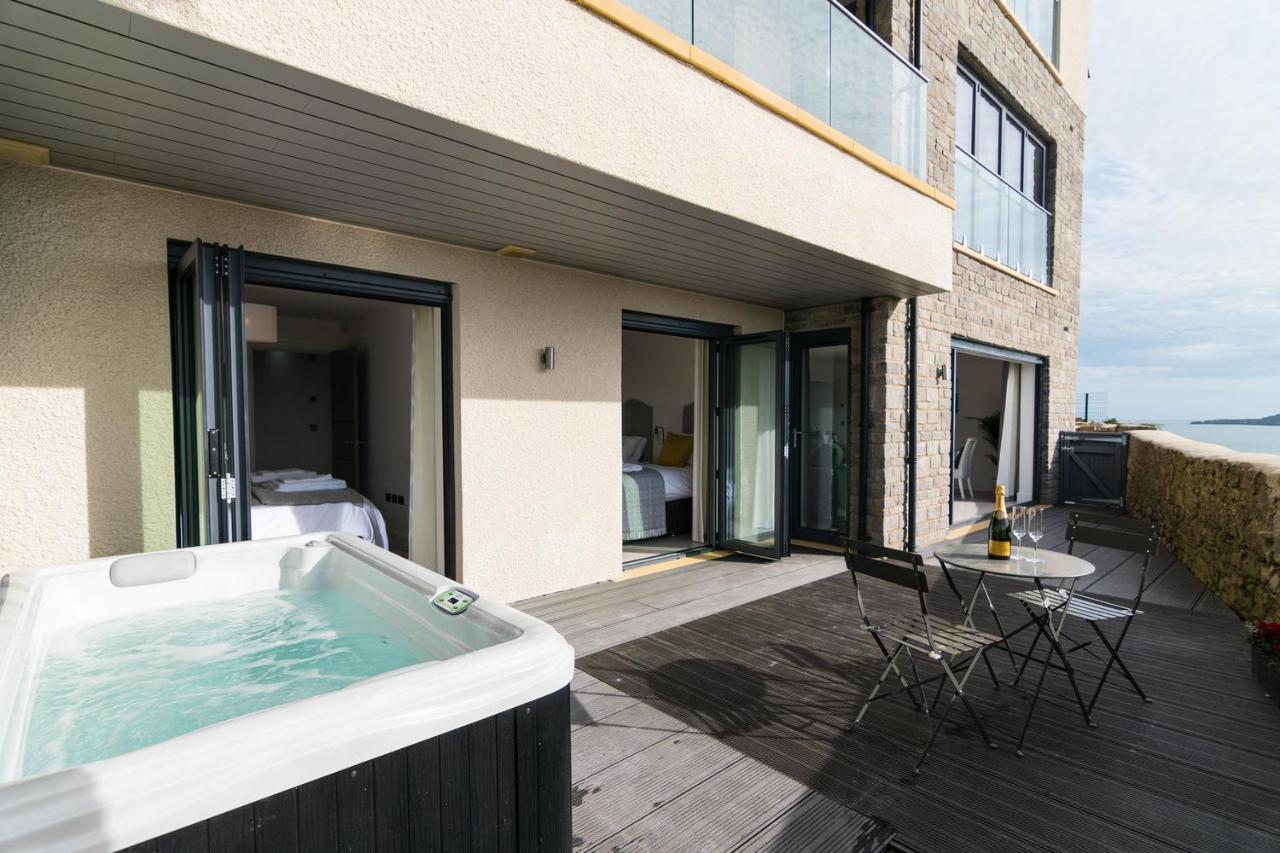 Apartment 3 Waterstone House - Sea Front Apartment, Hot Tub Tenby Exterior photo