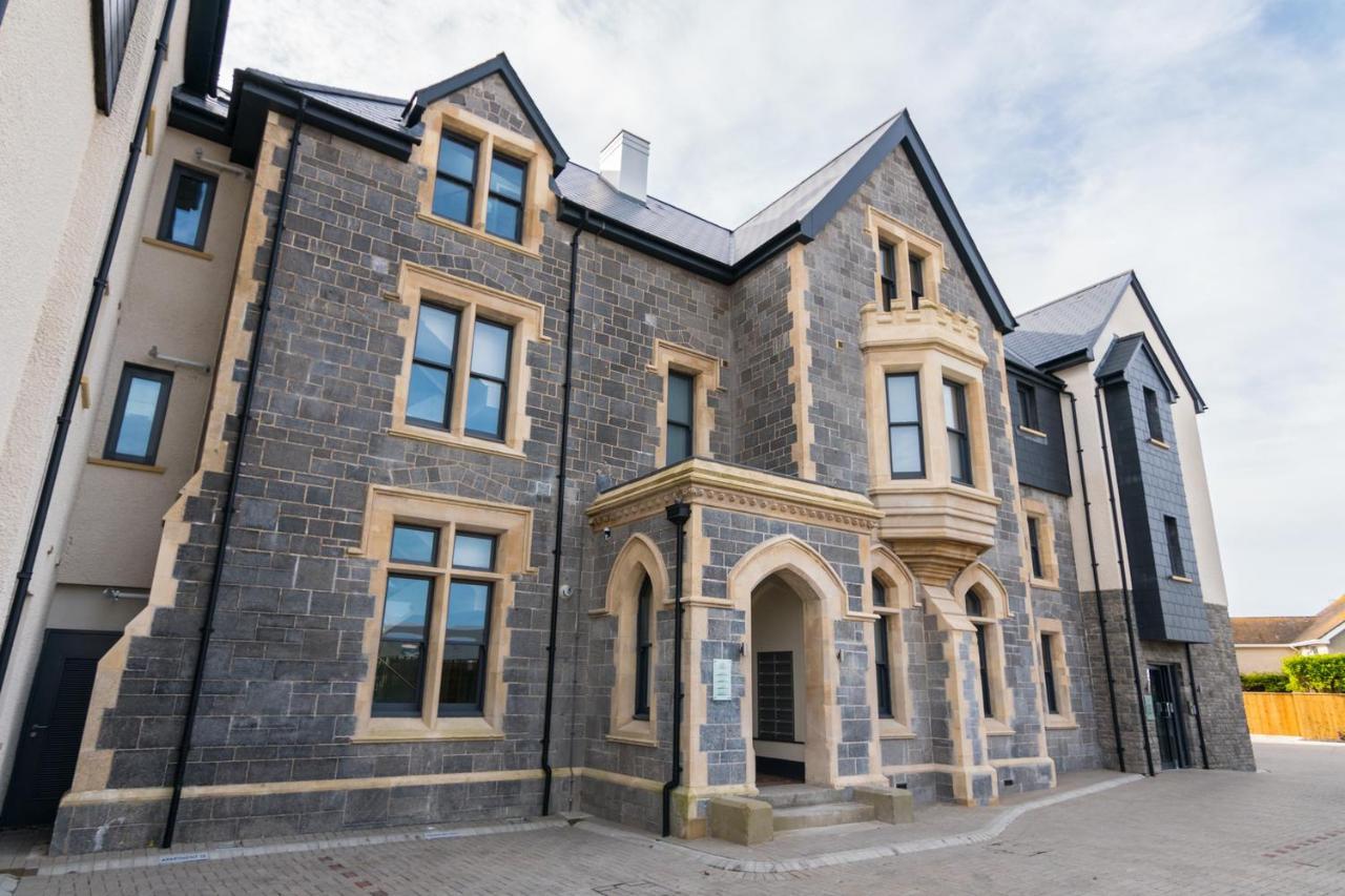 Apartment 3 Waterstone House - Sea Front Apartment, Hot Tub Tenby Exterior photo